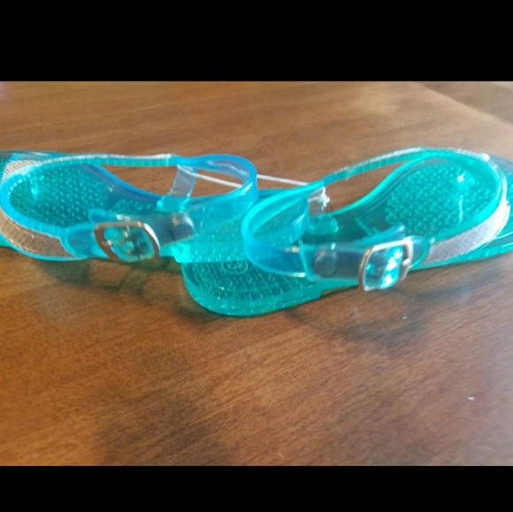 🚫SOLD🚫SOLD Fun turquoise jellies girls size 3 - Picture 2 of 4